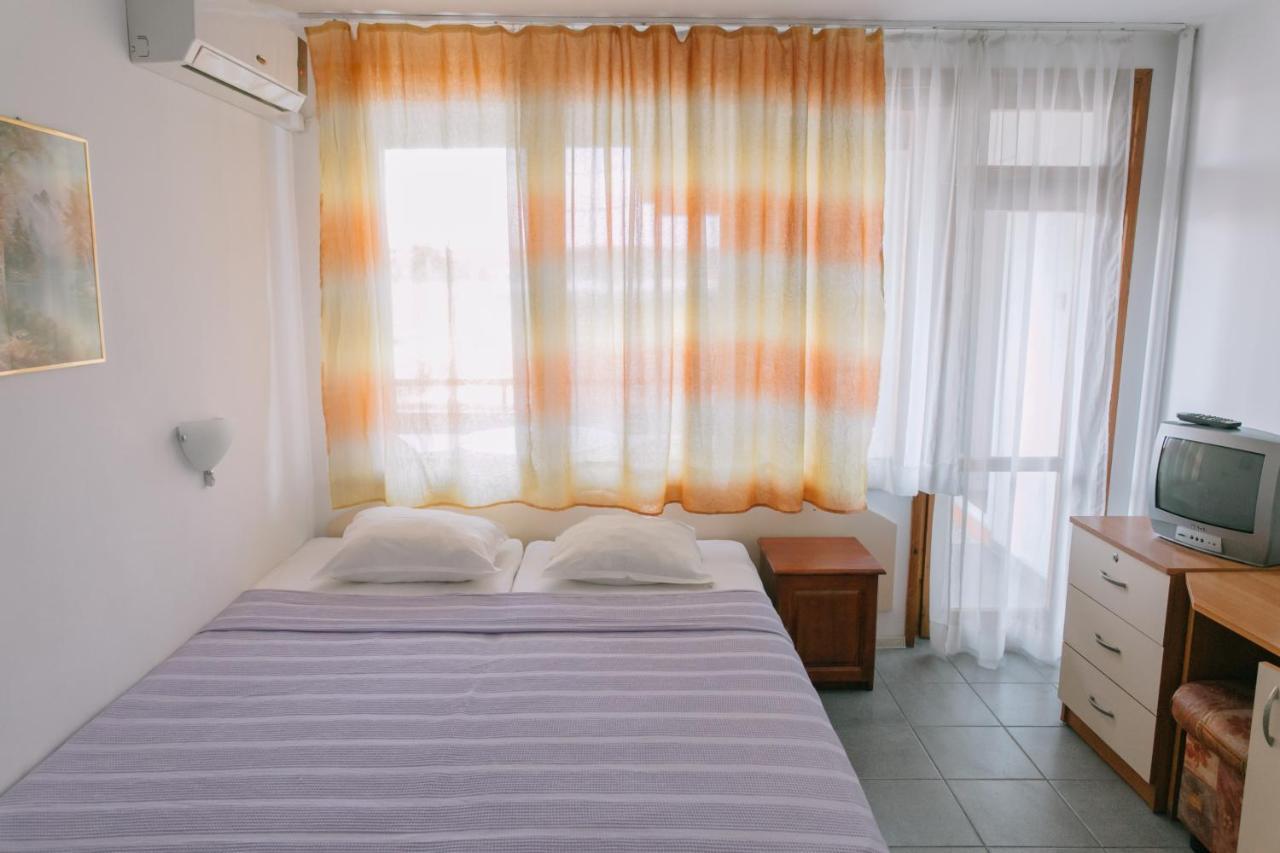 Hronos Hotell Nesebar Exteriör bild